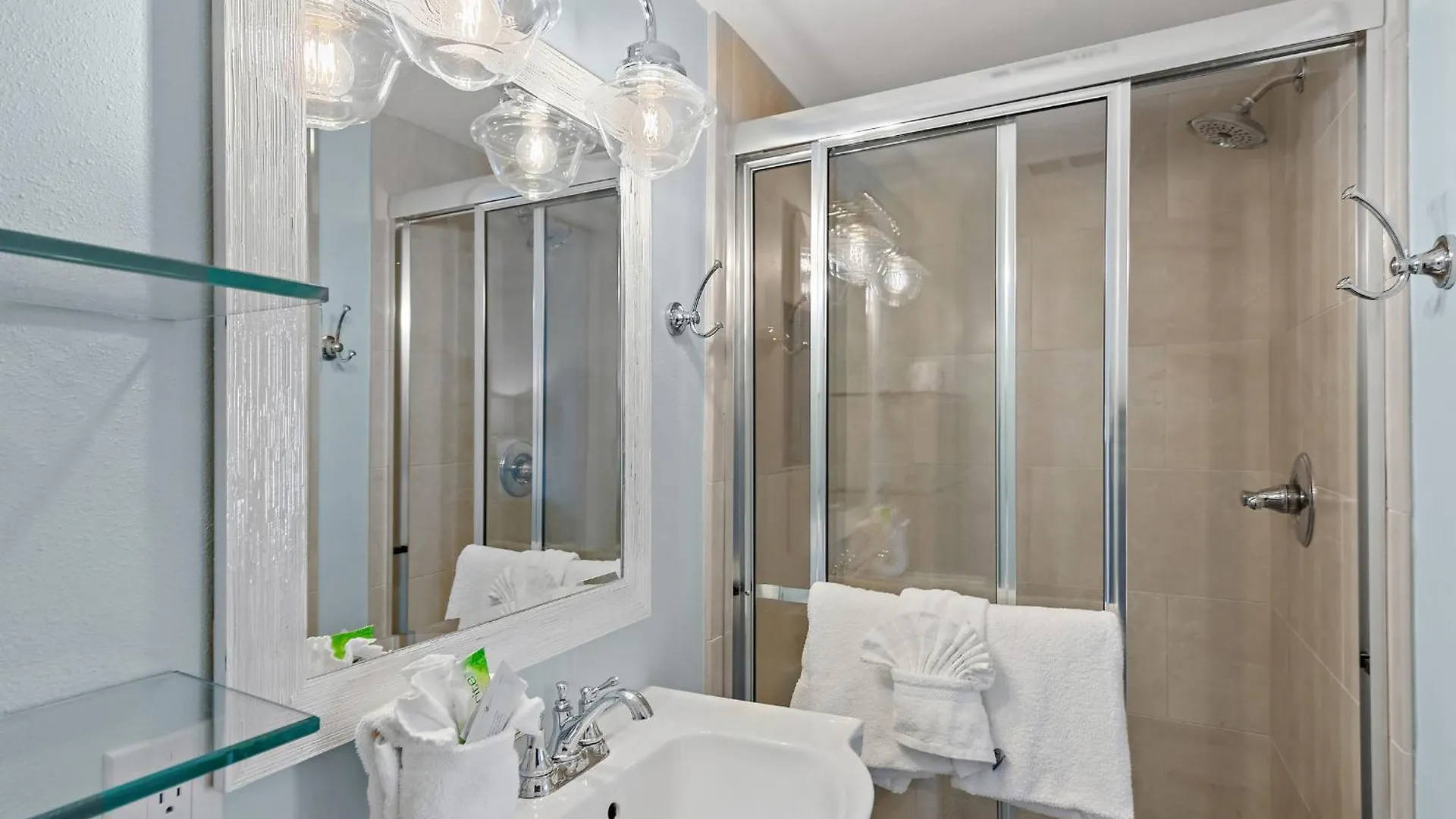 Unit A 104 Apartment Destin 0*,